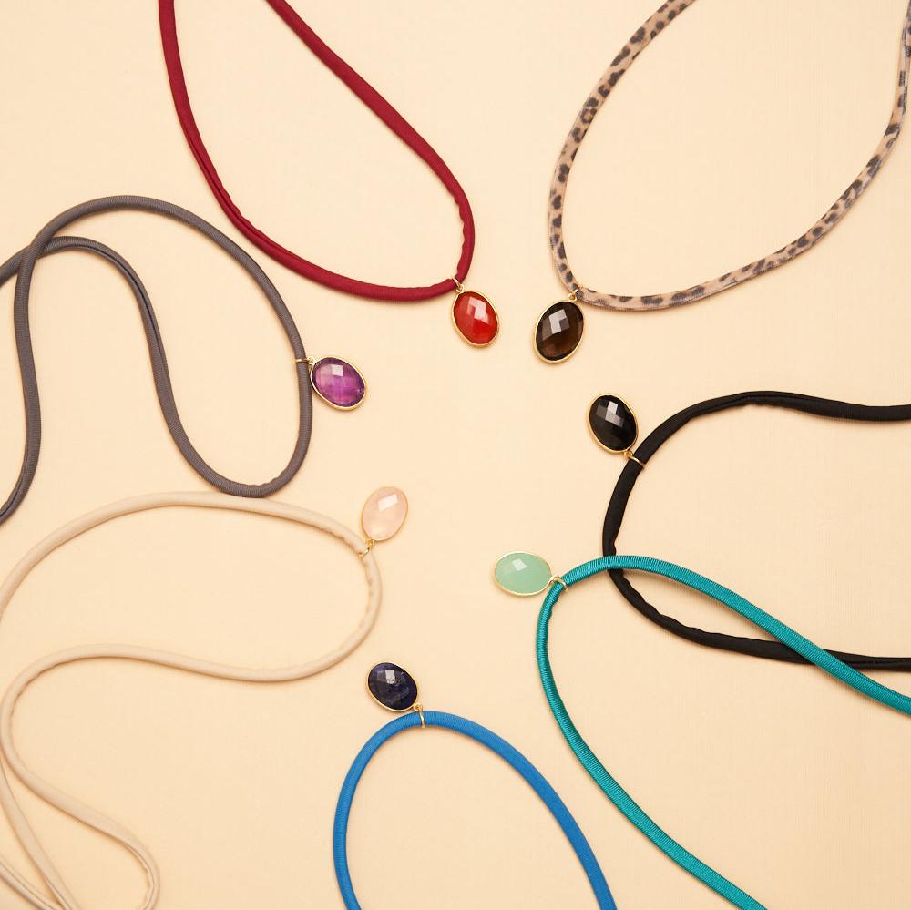 Collana Liquirizia Big effetto choker, cordino elastico con pietra dura colorata - Bon.Vi Gioielli