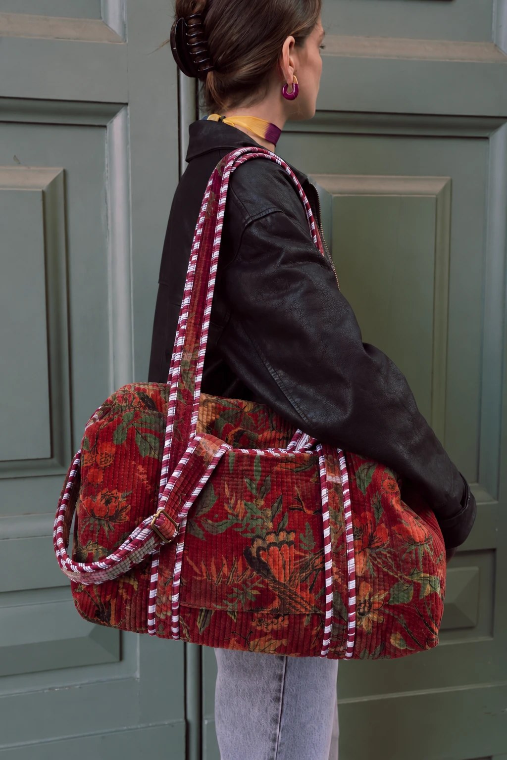 Borsa Orangerie Melograno indossata