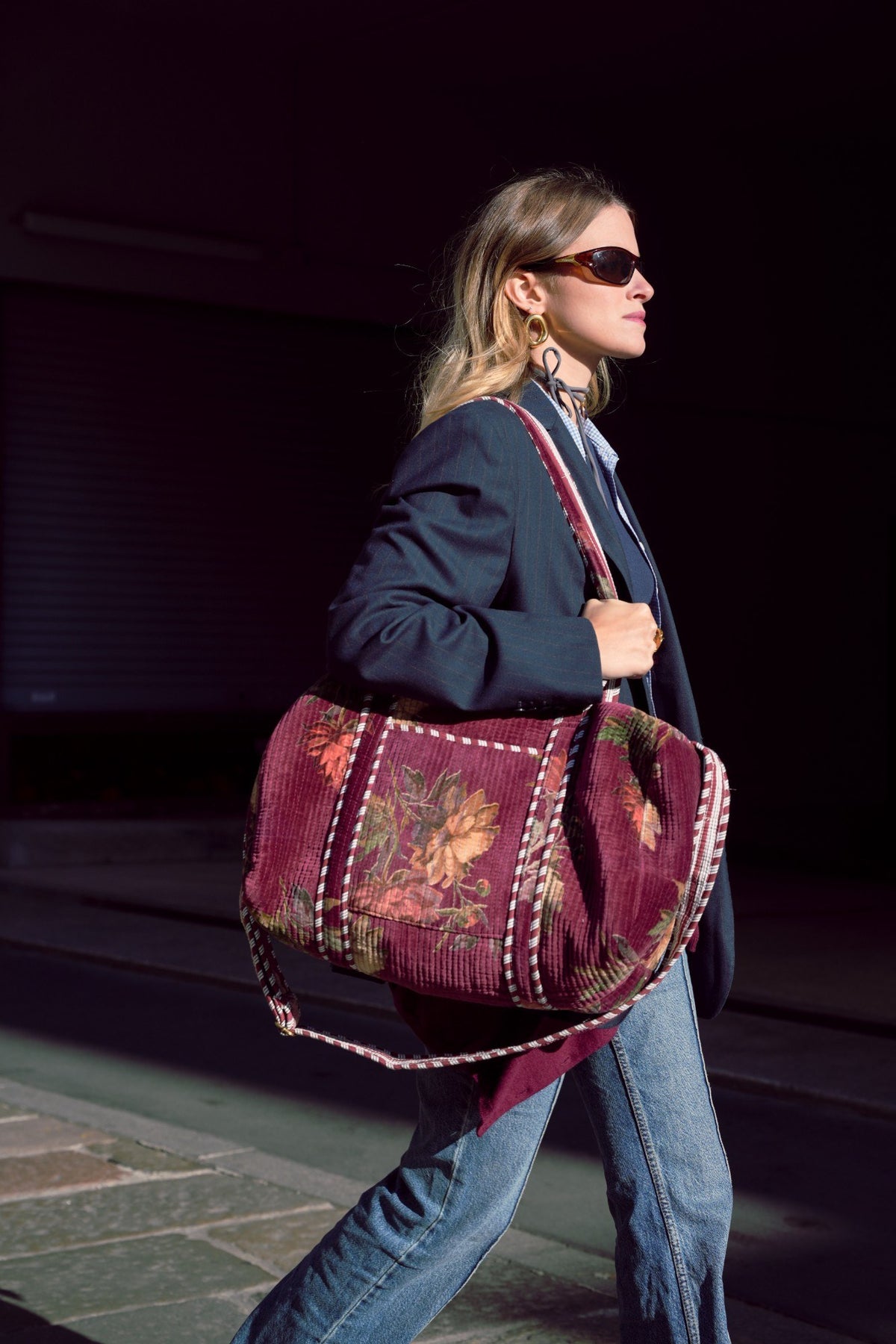 Borsa Orangerie Uva Fragola indossata passeggio