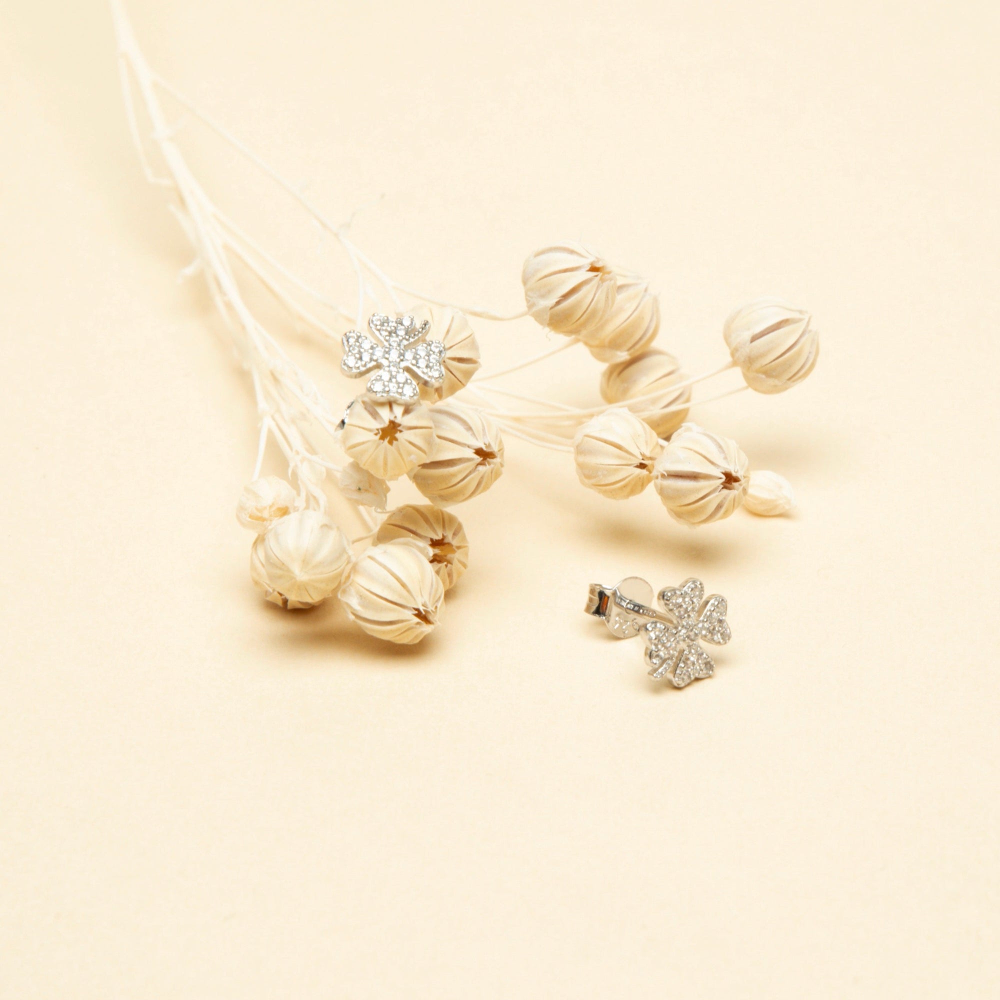 Four-leaf clover earring