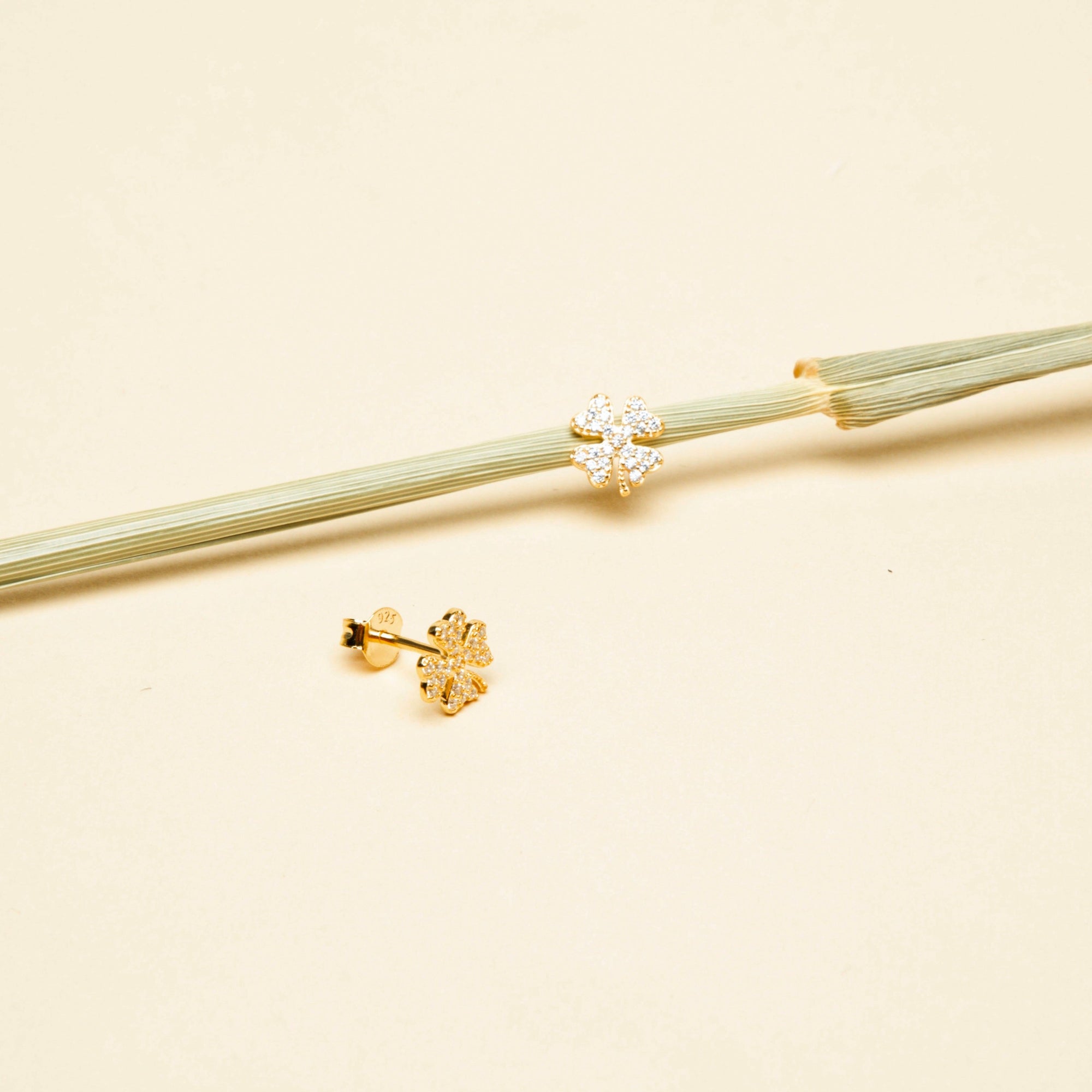 Four-leaf clover earring